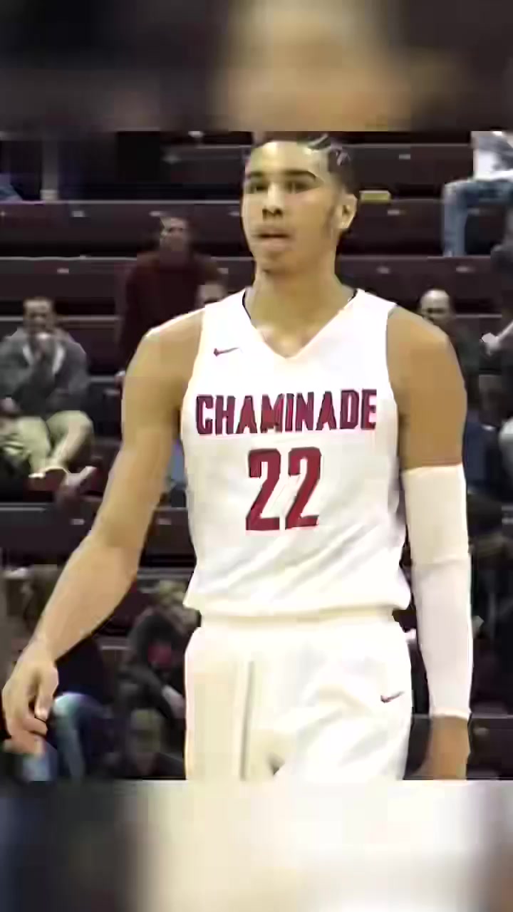 九游-刷新纪录引发热议!,塔图姆在独行侠比赛中表现优异赢得满堂喝彩-九游