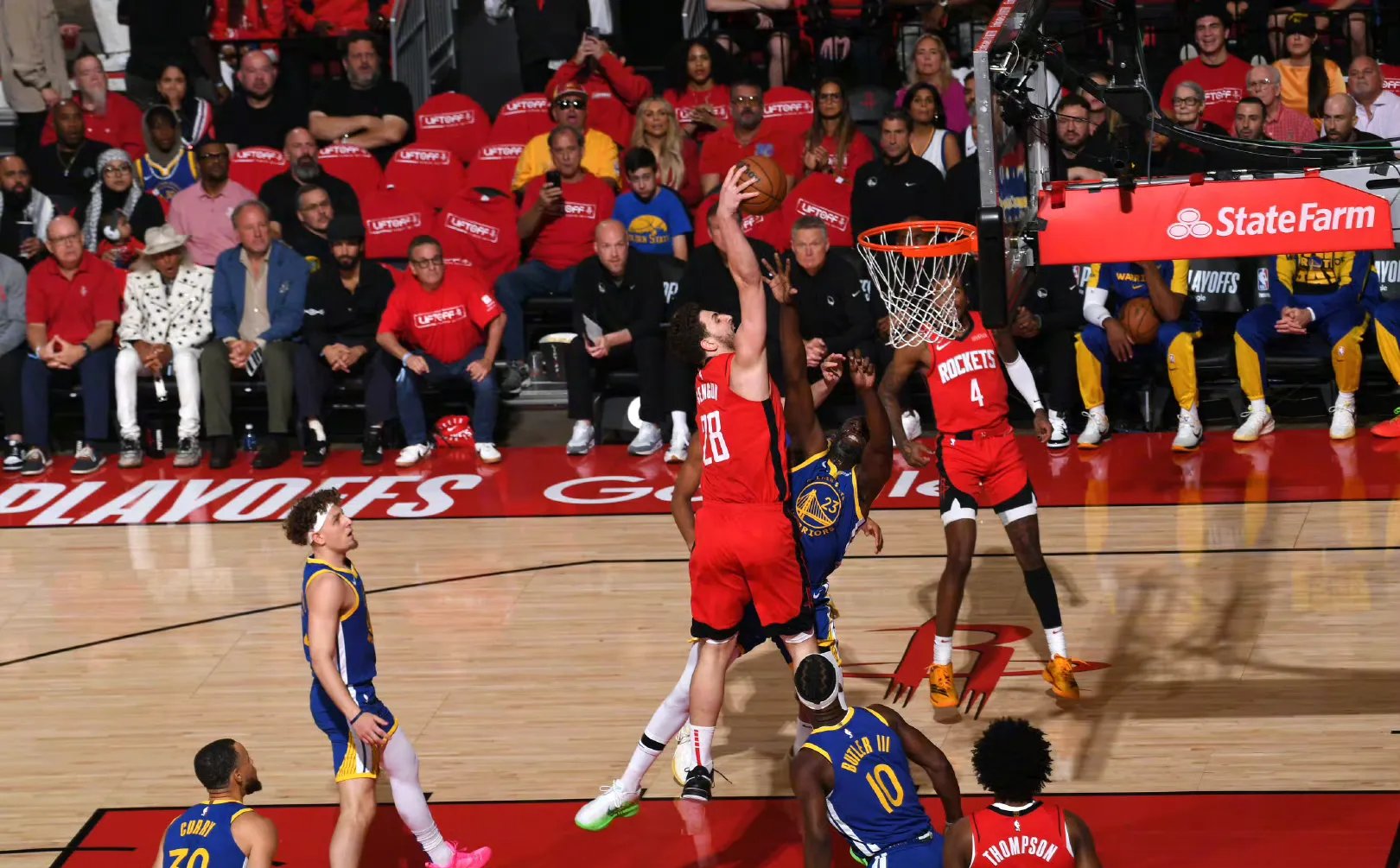 九游游戏中心-库里与70激战老鹰分钟，刷新纪录胜负难料！，大坂直美焦点对战观众掌声雷动的简单介绍-九游游戏中心